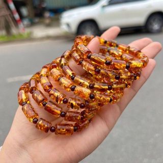 Vòng lu thống hổ phách