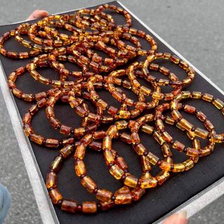 Vòng lu thống hổ phách