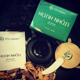 Sữa rửa mặt hạnh nhân