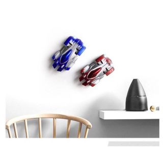 Xe ô tô leo tường điều khiển từ xa xoay 360 độ phát đèn cho bé 9968
