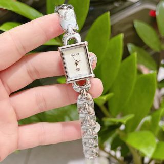 Đồng hồ guccci vuông lắc