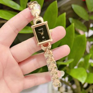 Đồng hồ guccci vuông lắc