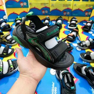Sandal trẻ em màu đen quai ngang dán K568