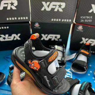 Sandal trẻ em màu đen quai ngang dán K567