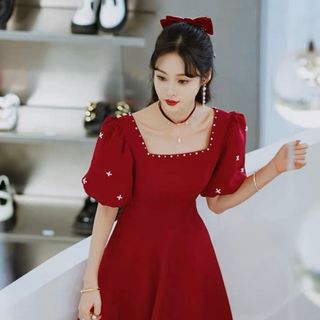ĐẦM XÒE ĐỎ TAY PHỒNG ĐÍNH HẠT TRAI - DT1704