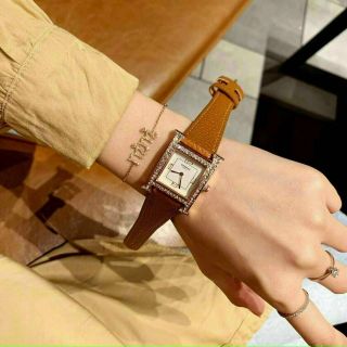 ĐỒNG HỒ HERRMES DÂY DA NỮ NEW HOT