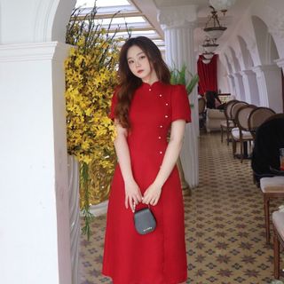ĐẦM THIẾT KẾ SET ÁO DÀI ĐỎ NÚT NGỌC TAY NGẮN BỒNG