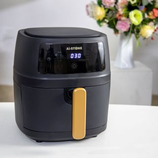 Nồi chiên không dầu Ai-STONE Ai-5800 6L công suất 1350W
