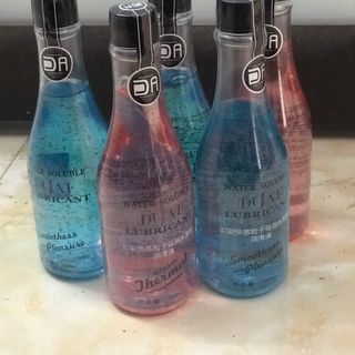 Gel Duai 260ml có hạt dưỡng ẩm.