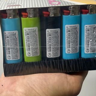 Hột Bật Lửa BIC Đủ Màu