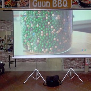 Màn chiếu 3 chân 150 inch (3m05x2m29)