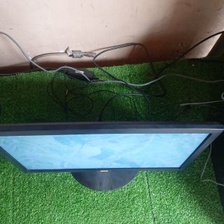Màn hình 19 inch LED chất lượng đầy đủ phụ kiện BH 7 tháng (đã sử dụng)