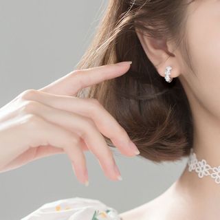 Bông tai bạc nữ AROCH Jewelry hoa hồng trắng sang trọng, tinh tế G6744