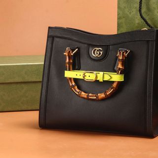 Diana Small Tote Bag Black
(14tr—>5.5triêu )