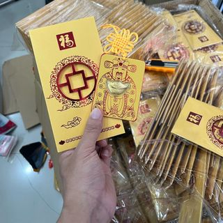 Sỉ Dây Treo Ông Thần Tài Ôm Thỏi Vàng Bao Lì Xì