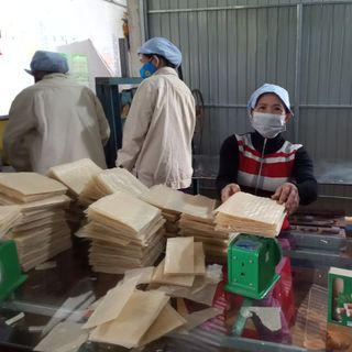 Đặc sản Bánh Tráng Sắn gói 500g thương hiệu Caromi - Đặc sản Quảng Nam, Thùng 46 gói