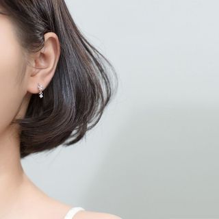 Khuyên tai bạc Ý s925 nơ trắng cách điệu E7595 - AROCH Jewelry