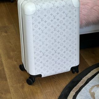 Vali TUYẾT TRẮNG NAM CỰC TRỞ LẠI
(20tr—>16tr) giá sỉ