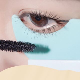 Cây kẻ mí, mascara bằng nhựa