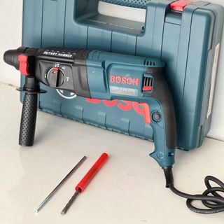 Máy khoan BOSH 2-26 DRE hộp lớn dùng để khoan bê tông , tường , gỗ , sắt