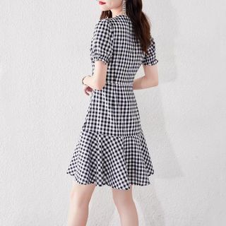 ĐẦM CARO ĐUÔI CÁ NẸP NÚT XÉO – DT1714