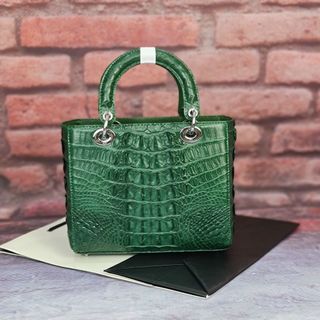 [Mã BMLT100 giảm đến 100K đơn 499K] Túi đeo chéo nữ da cá sấu FADODA FCHW17