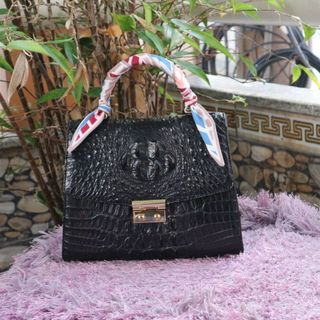 [Mã BMLT100 giảm đến 100K đơn 499K] Túi Xách nữ da cá sấu FADODA FCHW33