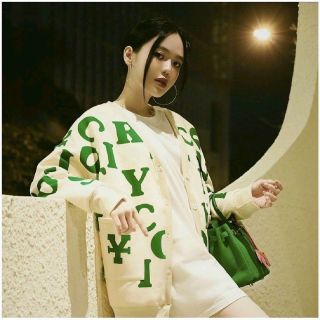 Áo khoác cardigan nỉ in logo nhiều chữ from dưới 70kg