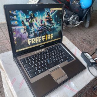 Laptop Dell ram 3G rom 250G màn hình 14 in đầy đủ phụ kiện bảo hành 1 năm