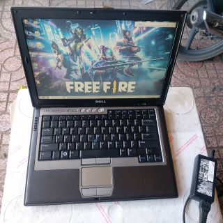 Laptop Dell ram 3G rom 250G màn hình 14 in đầy đủ phụ kiện bảo hành 1 năm