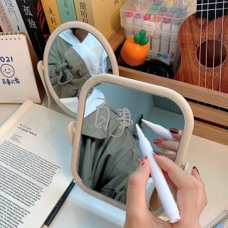 Gương trang điểm lúa mạch hai mặt gương xoay 360°