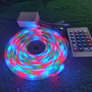 Dây đèn LED trang trí RGB dài 5M sẵn keo dán có điều khiển từ xa chính hãng mới
