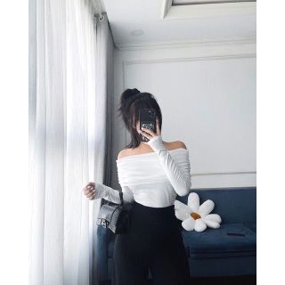Áo trễ vai nhún dài tay