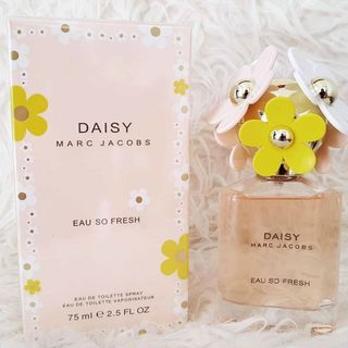 Nước hoa daisy hoa hồng