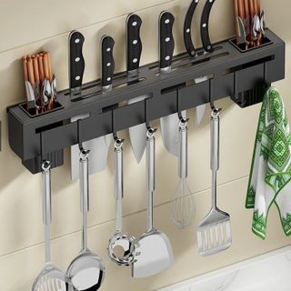 Kệ sắt cài dao,kéo dán tường , có lọ đưng đũa muỗng tặng kèm 4 móc sắt treo đồ, giá gác dao đồ dùng nhà bếp - Kệ gác dao dán tường giá sỉ