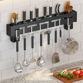 Kệ sắt cài dao,kéo dán tường , có lọ đưng đũa muỗng tặng kèm 4 móc sắt treo đồ, giá gác dao đồ dùng nhà bếp - Kệ gác dao dán tường giá sỉ
