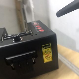 Máy cắt băng keo tự động FUMA FA80 ( khổ băng dính 80mm) , liên hệ O778454186