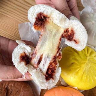 Bánh Bao Xá Xíu Phô-Mai - best seller