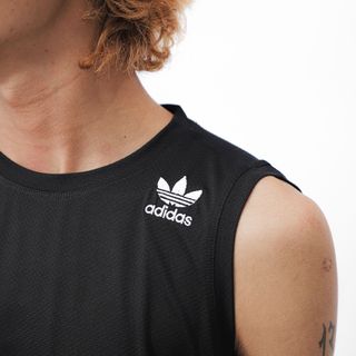 Áo thun thể thao nam, áo chạy bộ nam, Chất thun dệt kim cao cấp.• Đặc điểm: co giãn tốt, thấm hút mồ hôi, thoát nhiệt từ cơ thể nhanh, size từ 50kg - 88kg