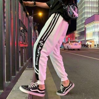quần jogger in chữ 2 sọc