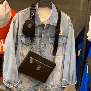 Túi đeo chéo nam, túi xách nam, chất liệu 100% polyester korea - Logo kim loại chính hãng size 24cm x 17cm x 3cm