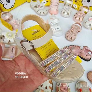 Sandal trẻ em chất da mềm êm chân V016