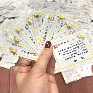 Rùa vàng để ốp điện thoại