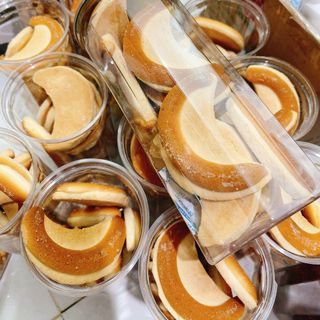 Bánh qui lưỡi liềm sữa