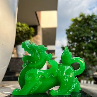 Tượng Kỳ Lân Nước Hoa Trang Trí Xe