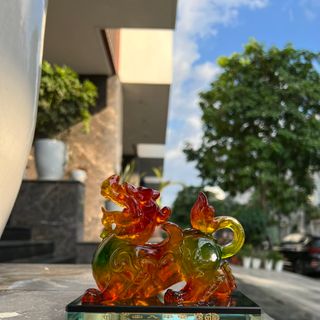 Tượng Kỳ Lân Nước Hoa Trang Trí Xe