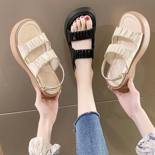 kho mình cần tuyển sỉ,đại lí bán giày dép.mẫu mã đa dạng.Hàng không qua trung gian