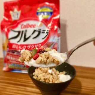 NGŨ CỐC CALBEE NHẬT BẢN 750G