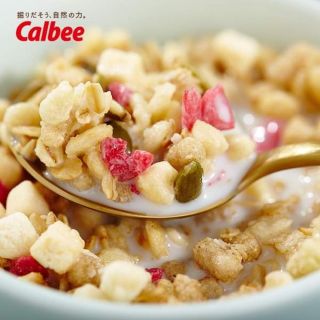 NGŨ CỐC CALBEE NHẬT 380G
