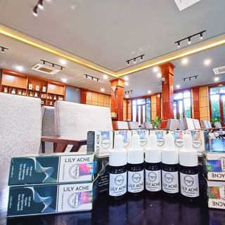Serum trị mụn từ thiên nhiên Lily Acne - Valanka